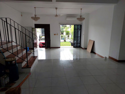 Stratton Drive (D28), Terrace #448943561